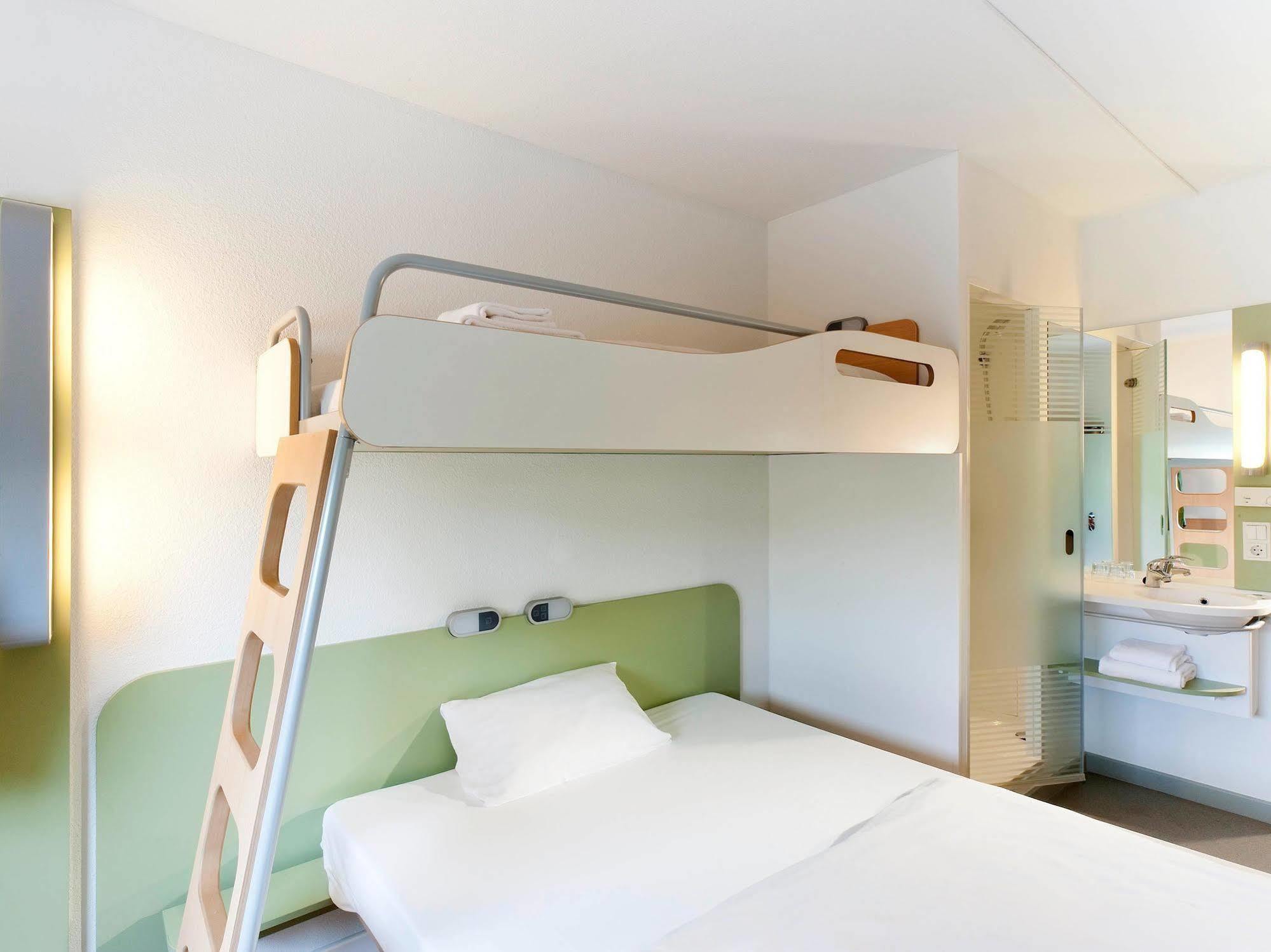 Ibis Budget Vannes Exterior photo